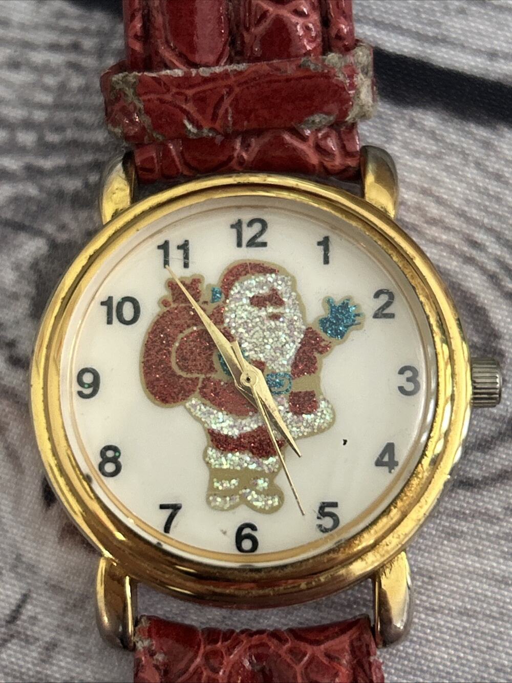 Christmas Santa Claus Gold Tone Red Band Women’s Quartz Watch